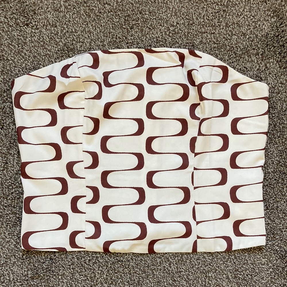 Cute abstract print strapless top